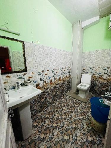 Hotel Solan Regency Esterno foto